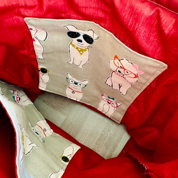 NWT🐾🩵Dog Gift Bag Reusable Pet Print Satchel 🩵Comes w/leash,blanket & 5 toys - Picture 5 of 12